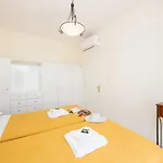 Skala Yellow فيلة