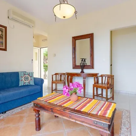 Skala Yellow Villa *