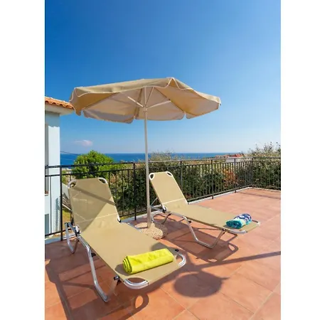 Skala Yellow Villa Spathíon