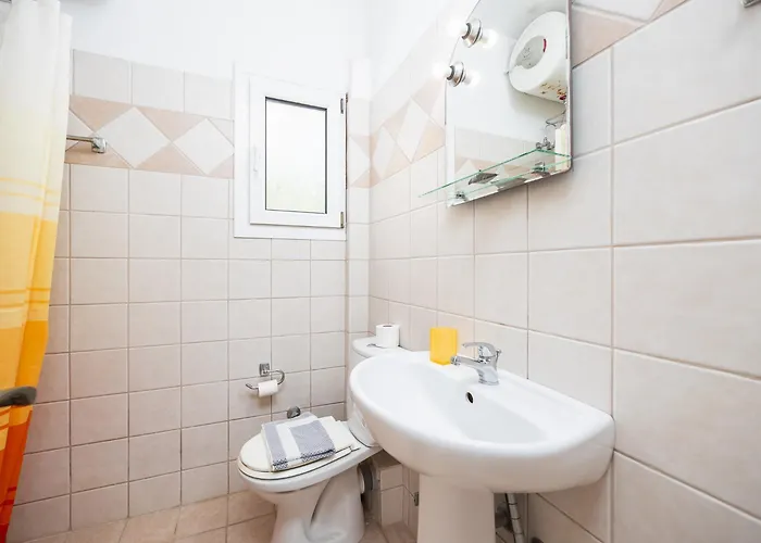 Skala Yellow Villa *
