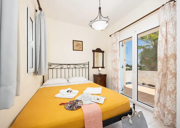 Villa Skala Yellow *